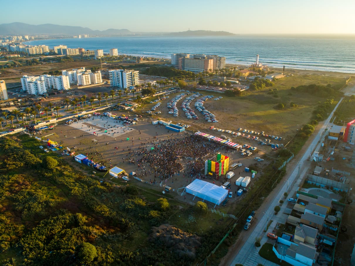 Vista aérea del festival completo